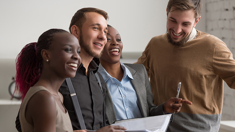 Diverse-group-working_Regular_800x450